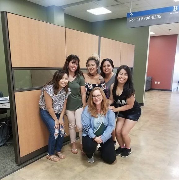 🌼Meet Posh Ambassador Ari🌼 - Picture 12 of 16